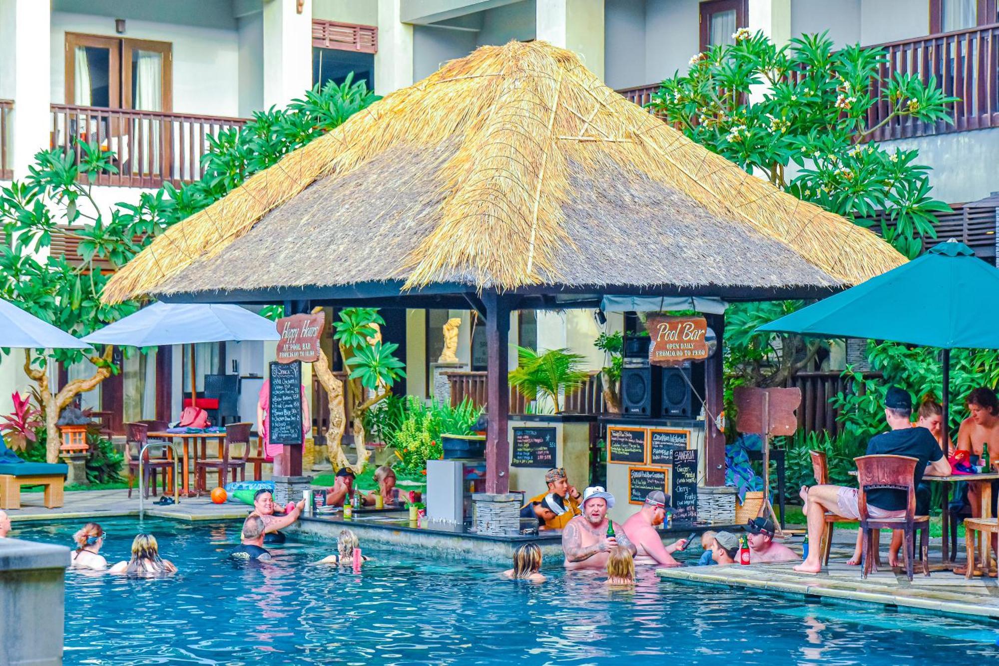 The Lokha Legian Resort & Spa Esterno foto